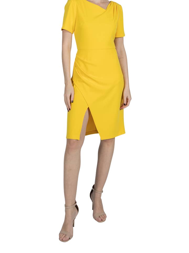 MINI ABITO A MANICHE CORTE CON SCOLLO ASIMMETRICO per la vendita all'ingrosso da parte di Donna Ricco