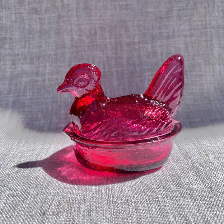 Kitchen One - Wholesale Decorative Plate/Dish/Bowl - Nesting Hen Bowl - MAGENTA | Hand Blown Glass2