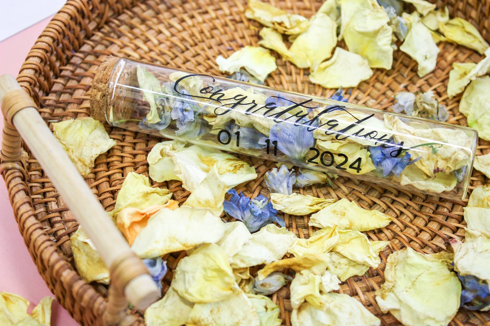 Wildestdreams.flowers - Wholesale Confetti - Biodegradable Confetti In Personalized Glass Test Tubes6