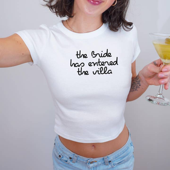 La sposa è entrata nella villa Maglietta da addio al nubilato per la vendita all'ingrosso da parte di FizzCandy Designs