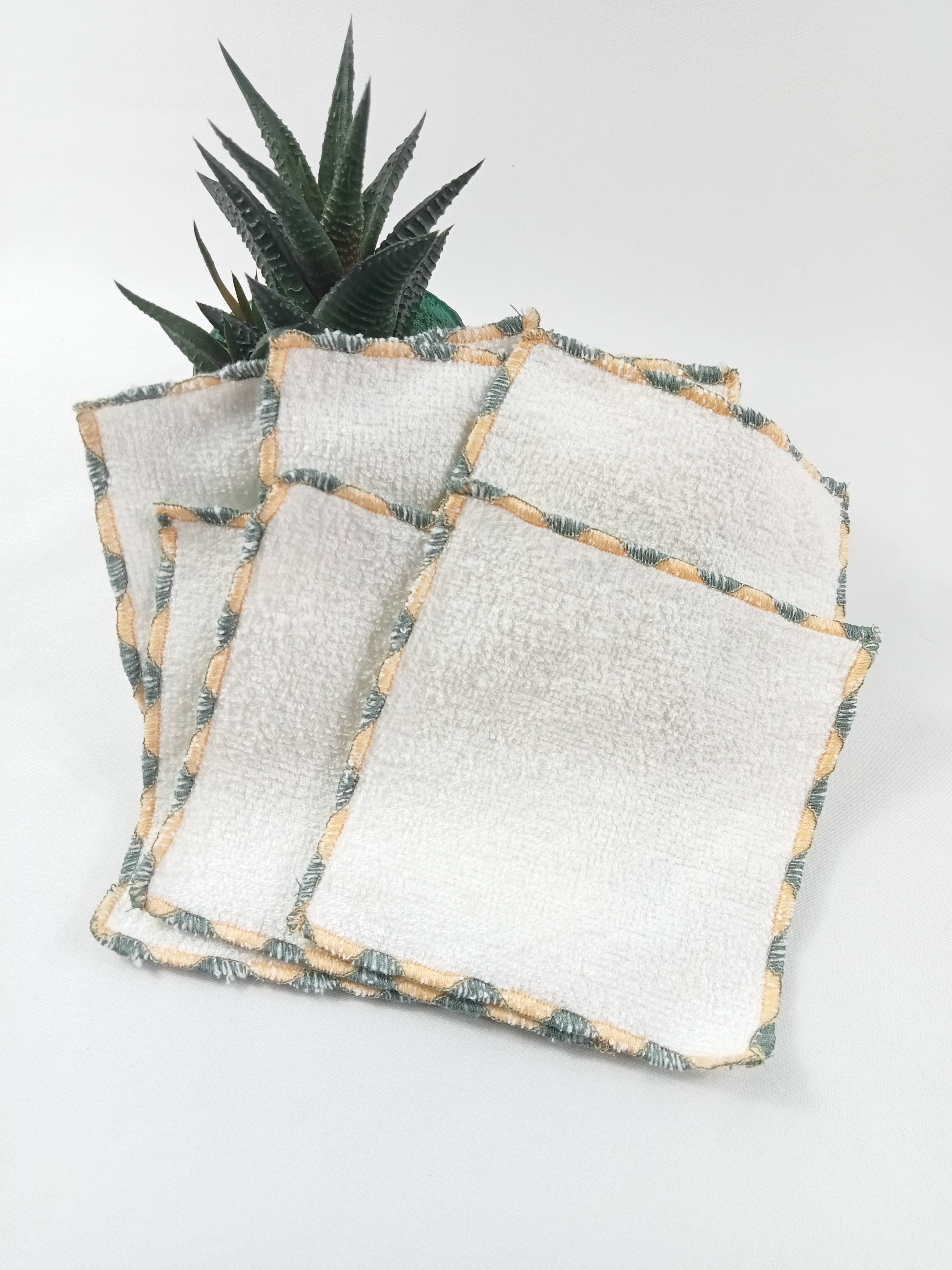 ZHENZHI – wholesale Face & body wipes – Set of 6 double-sided bamboo makeup remover pads1