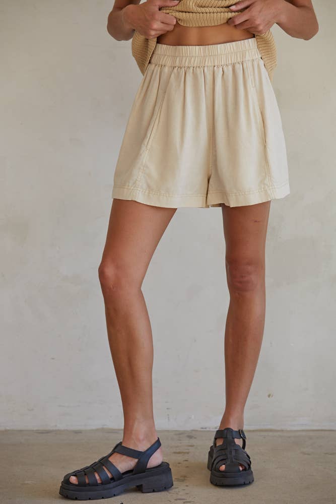 Natural L7020 | Linen Elastic Waist Shorts for wholesale on Faire2
