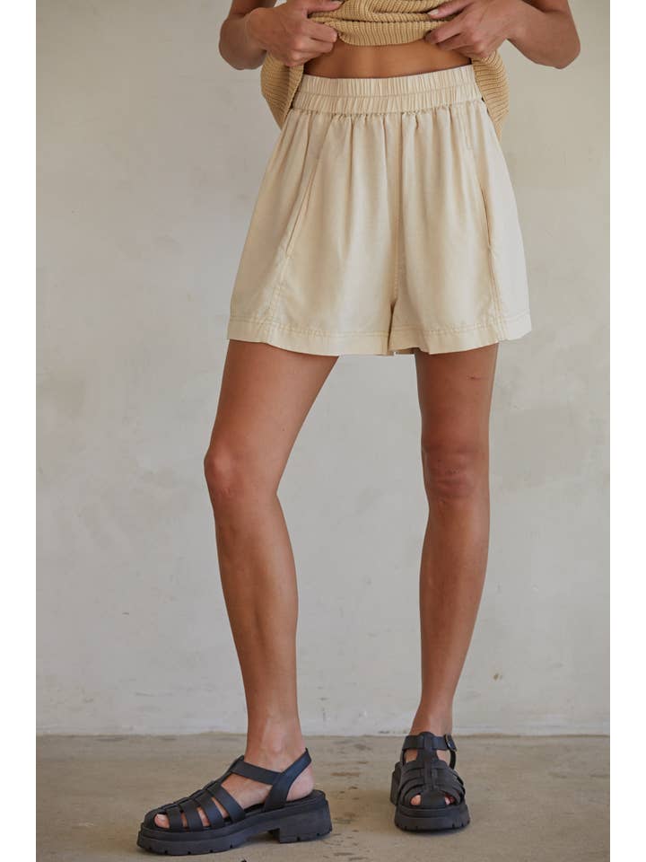 Natural L7020 | Linen Elastic Waist Shorts for wholesale on Faire2