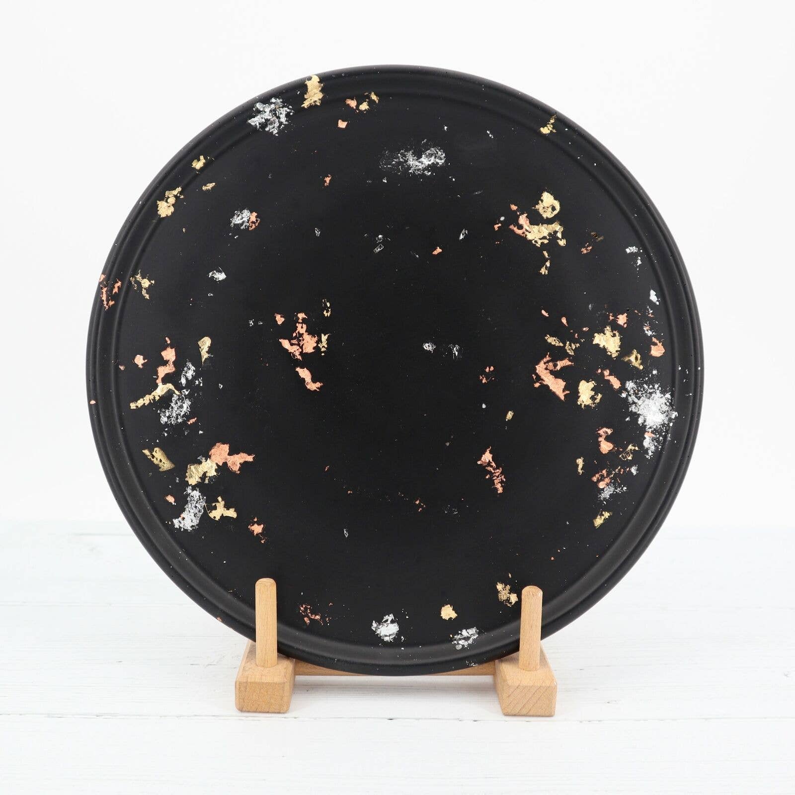 Eco Homeware Studio - Wholesale Decoratief dienblad - Handgemaakt Jesmonite groot cirkelvormig dienblad - zwart en gekleurd blad0