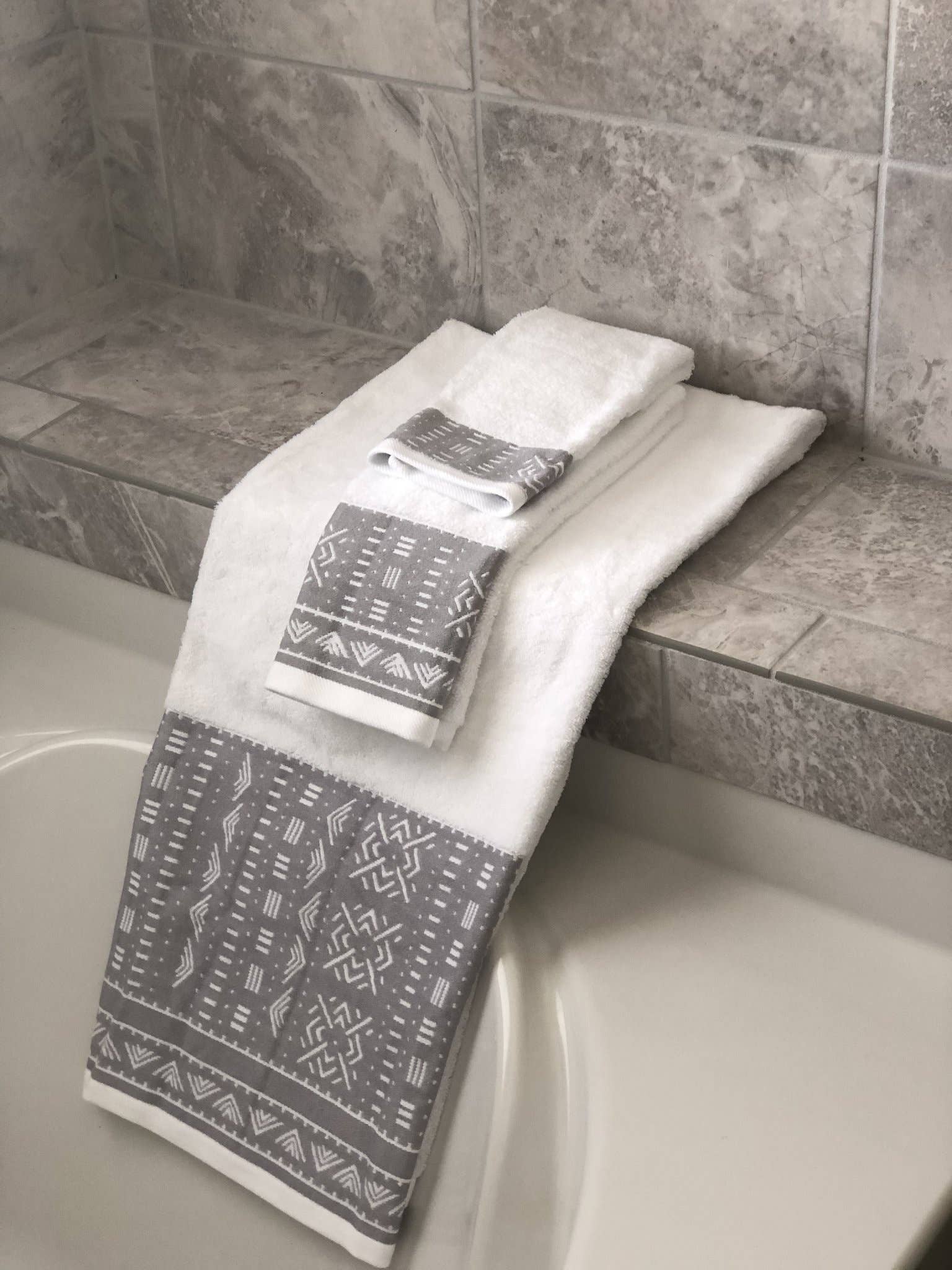 Eclipse Home LLC - Wholesale Towel Set - 3pc Obi-Cool Gray1