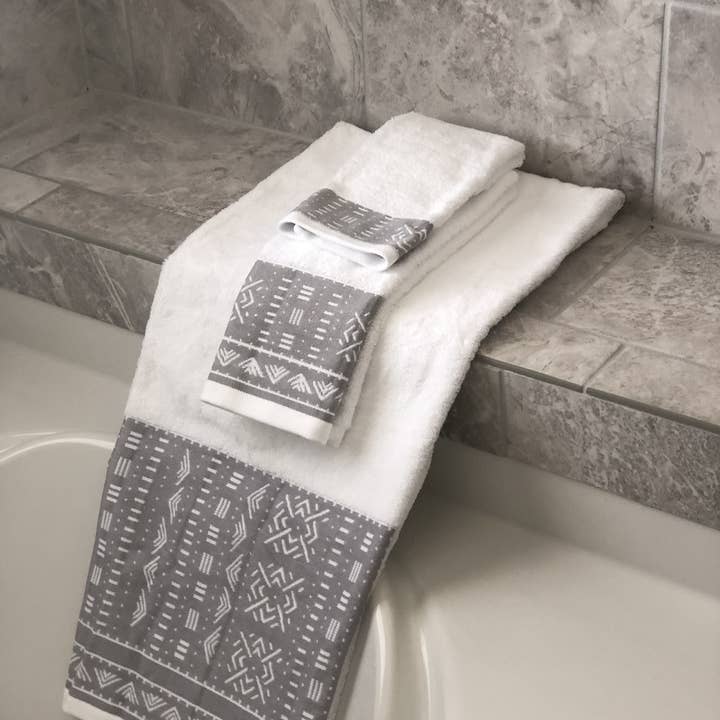 Eclipse Home LLC - Wholesale Towel Set - 3pc Obi-Cool Gray1