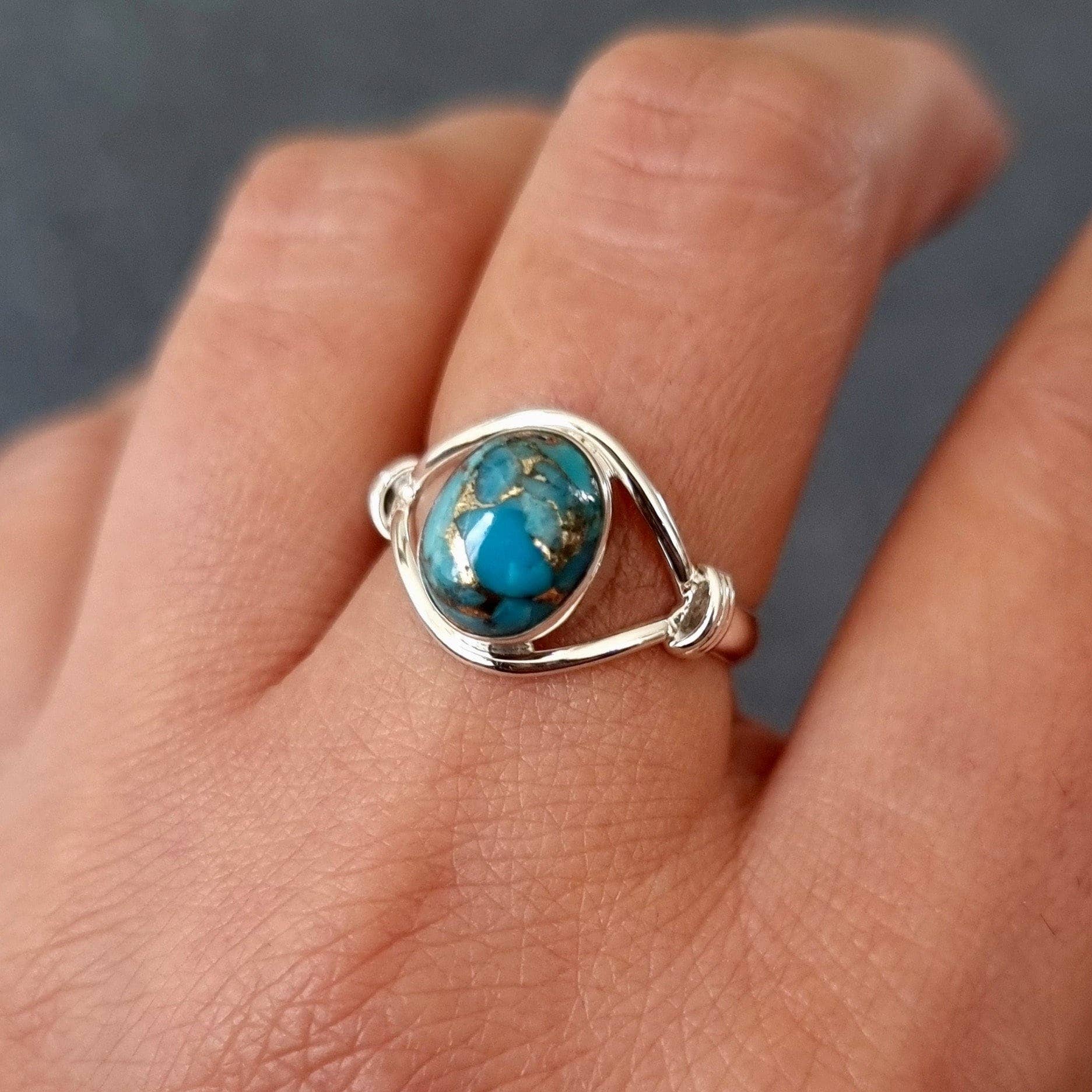 Mistry Gems – Engroshandel Statementring – Lille oval blå kobber turkis ring | Sterlingsølv6