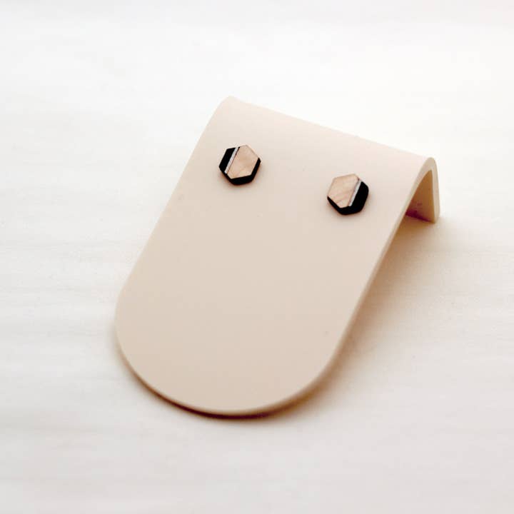 Stribet sekskant træ Stud Øreringe for engroshandel hos Little Blue Jewelry + Displays by M3 Custom Designs