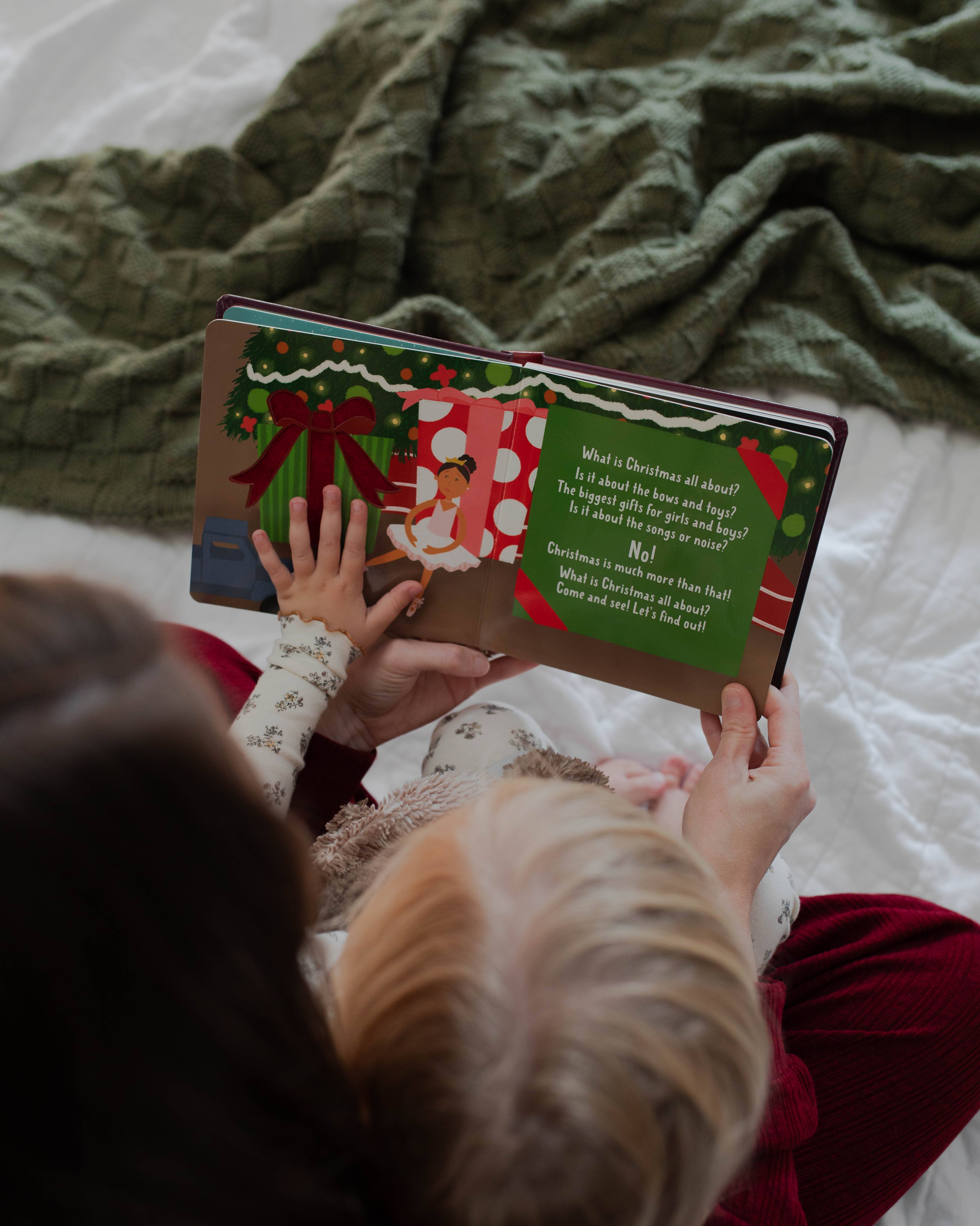 The Daily Grace Co - Wholesale Baby & Toddler Book (0-2) - What is Christmas All About? Children's Touch-And-Feel Board Book3