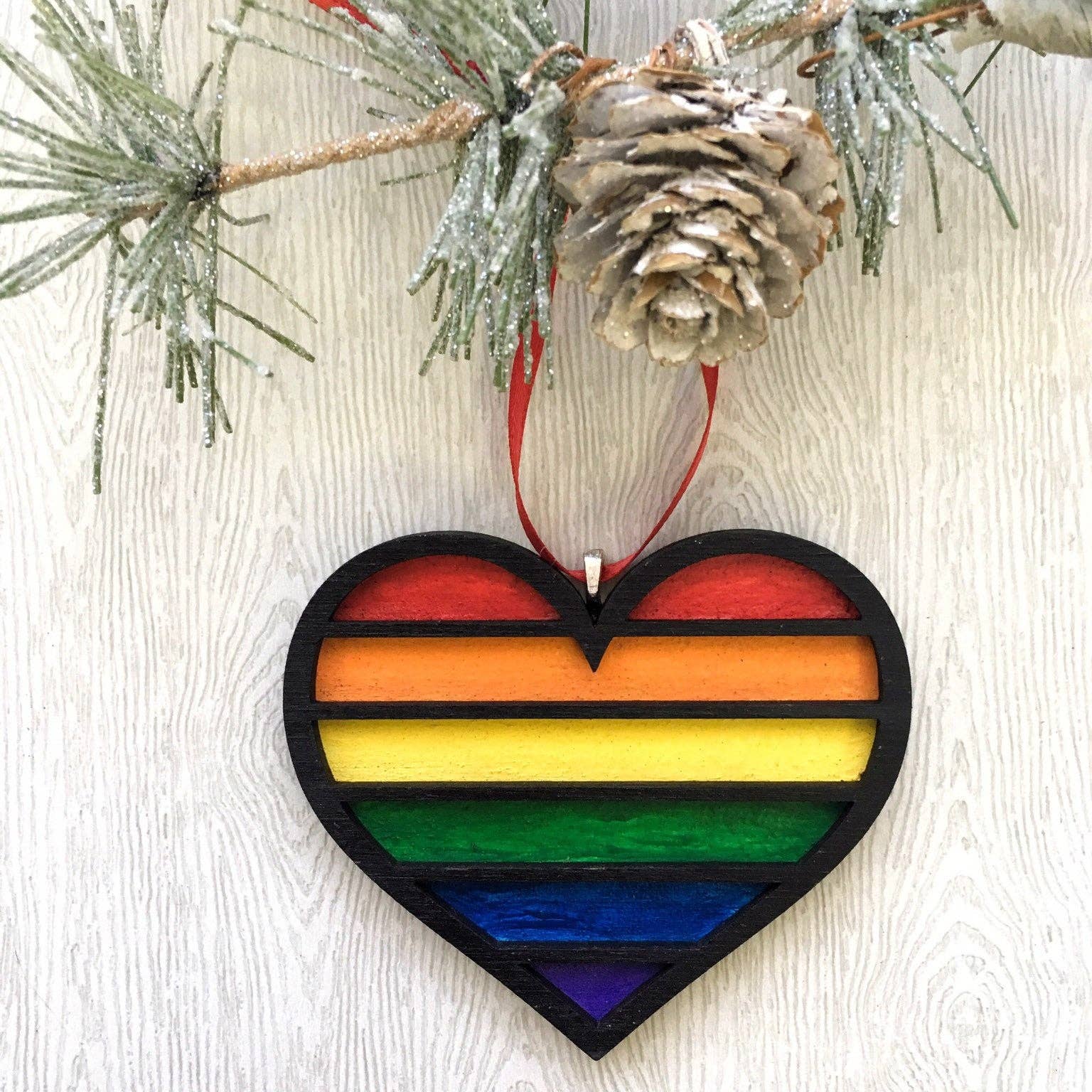 Toad Hill Farm – Ornamento por atacado – Ornamento ou ímã do orgulho homossexual - LGBTQ - Madeira pintada à mão4