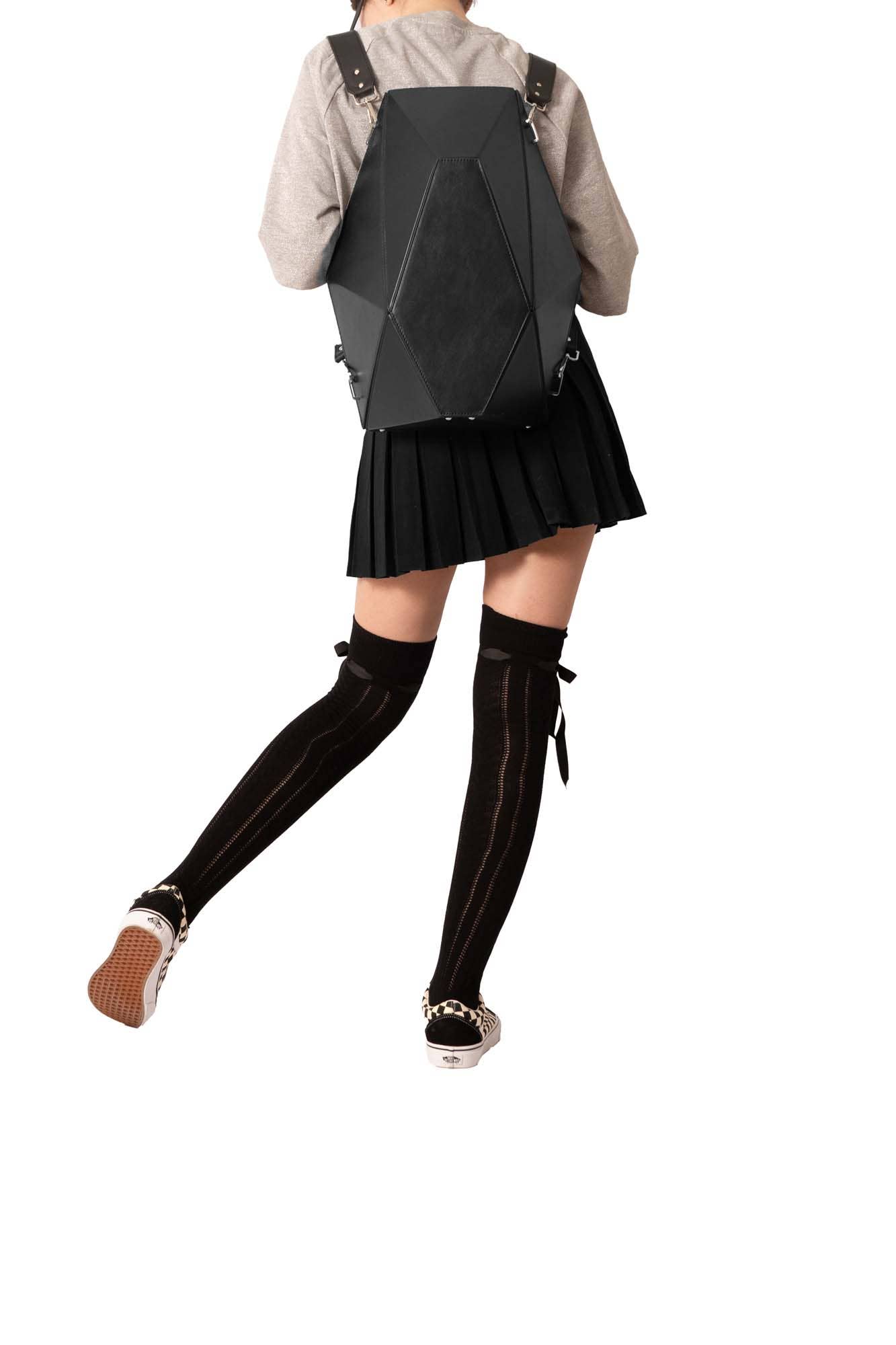 veni morgan - Wholesale Backpack - Women's - mako in black leather3