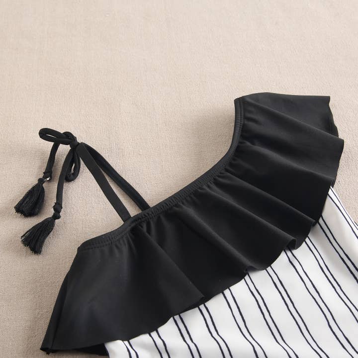 Dadati - Wholesale One Piece Swimsuit - Kids - Girls' white swimsuit with black stripes