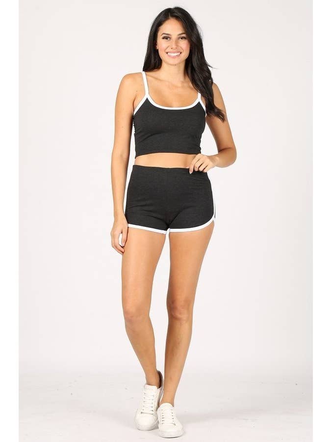 Color 5 – Großhandel Sportbekleidungsset – Damen – Kurzes Cami-Top mit Delfin-Shorts aus Baumwoll-Lycra-Set16