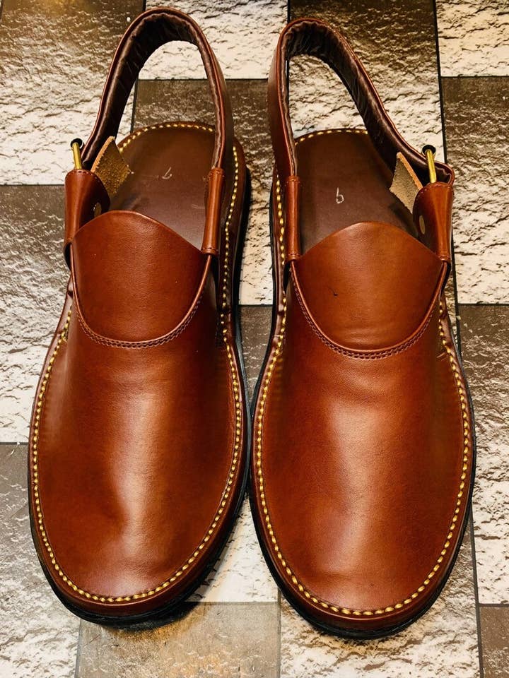 Pele Castanho Brilhante Escuro Peshawari Chappal por atacado de vintarust