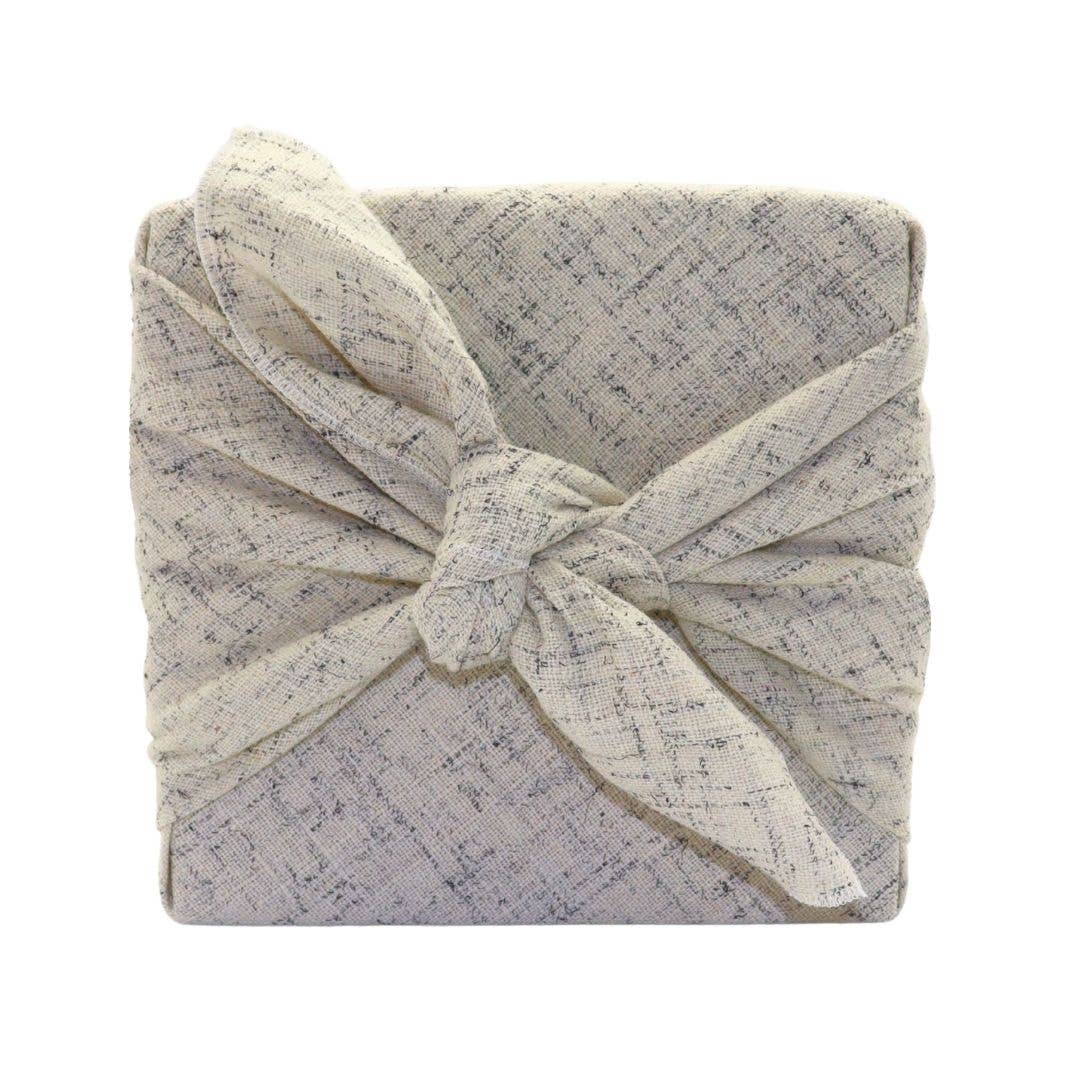 Next Chance - Wholesale Gift Bag - Emballage cadeau réutilisable Furoshiki - Lainage crème filé bleu marin
