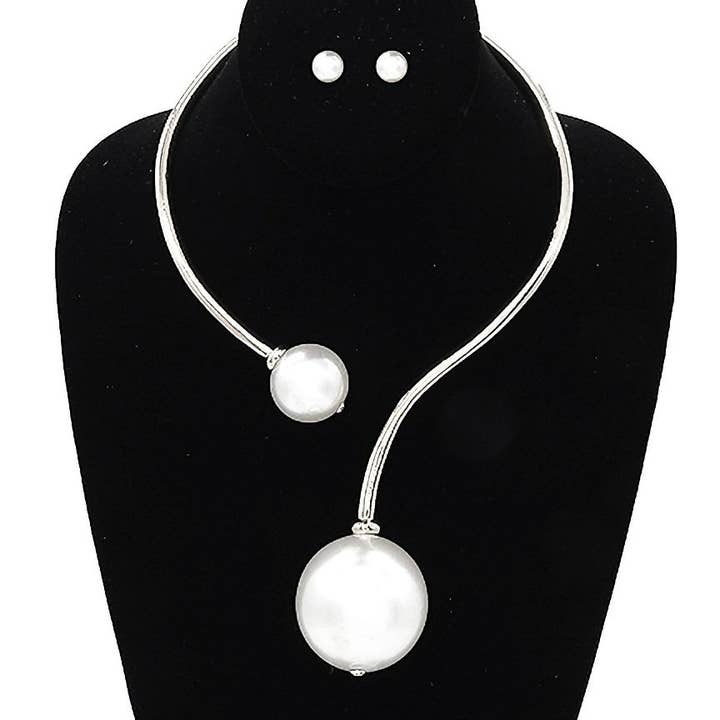 Bold Round Pearls Hinge Necklace Set for wholesale by Diacly