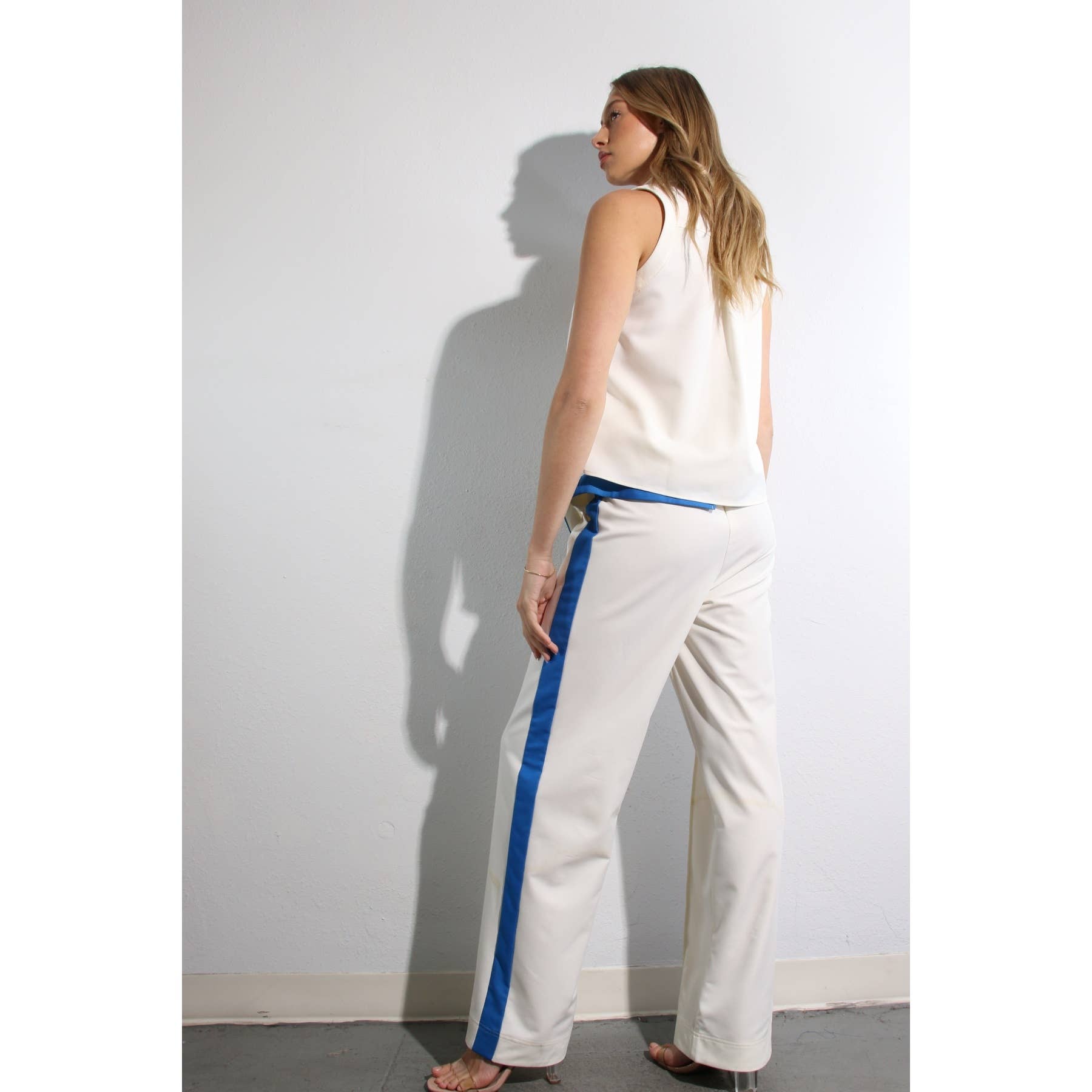 CREMA SET CAMICIE E PANTALONI in vendita all'ingrosso su Faire18