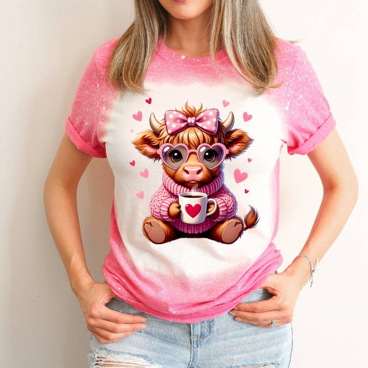 Sød babyko blegnet Valentinsdag T-shirt for engroshandel hos Hello Gorgeous Apparel