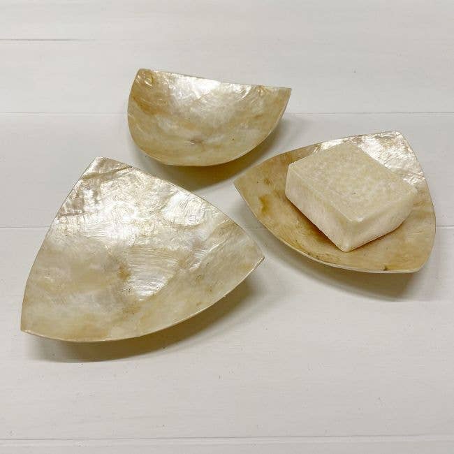 ByBazz – wholesale Decorative plate/dish/bowl – Schaaltje Schelp Capiz XS Goud6