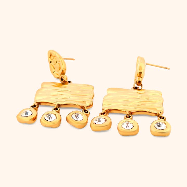 Herzliche Kristalltropfen-Ohrringe | 18 Karat vergoldet für den Großhandel von PRESSIE