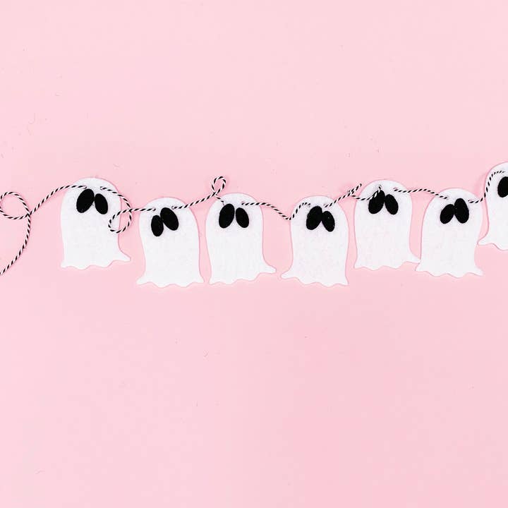 Guirlande en feutre Mini Fantôme pour la vente par Pearl & Jane