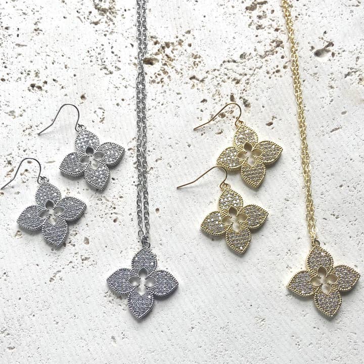 VB&CO Designs Handmade Jewelry - Wholesale Pendant/Charm Necklace - Quatrefoil clover designer trendy jewelry boutique style