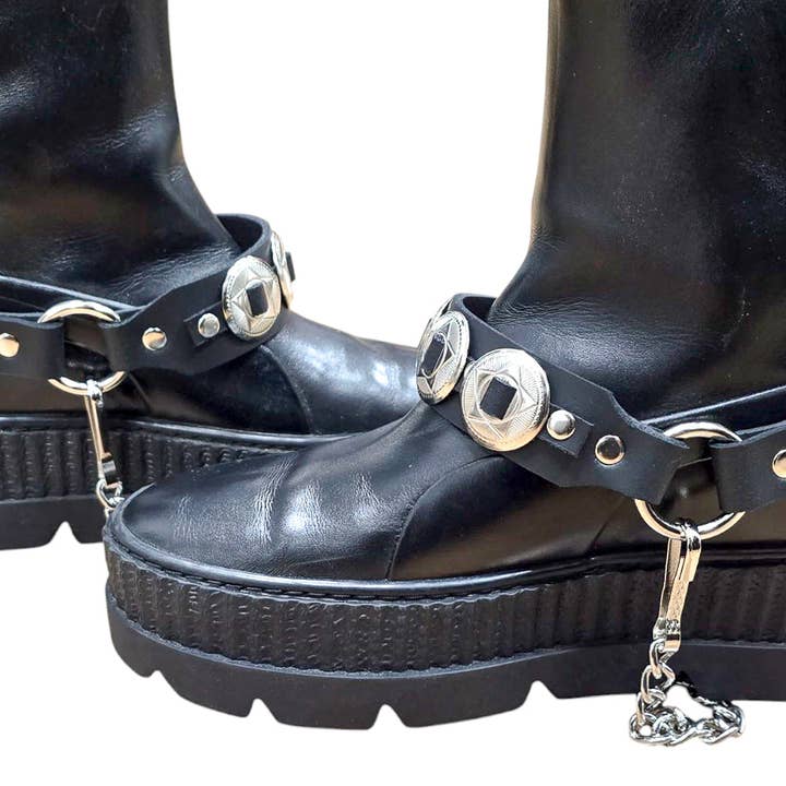 Funk Plus - Wholesale Belt - Women's - BS380 CONCHO STUDDED STRAP BOOTSTRAP BACK CONCHO
