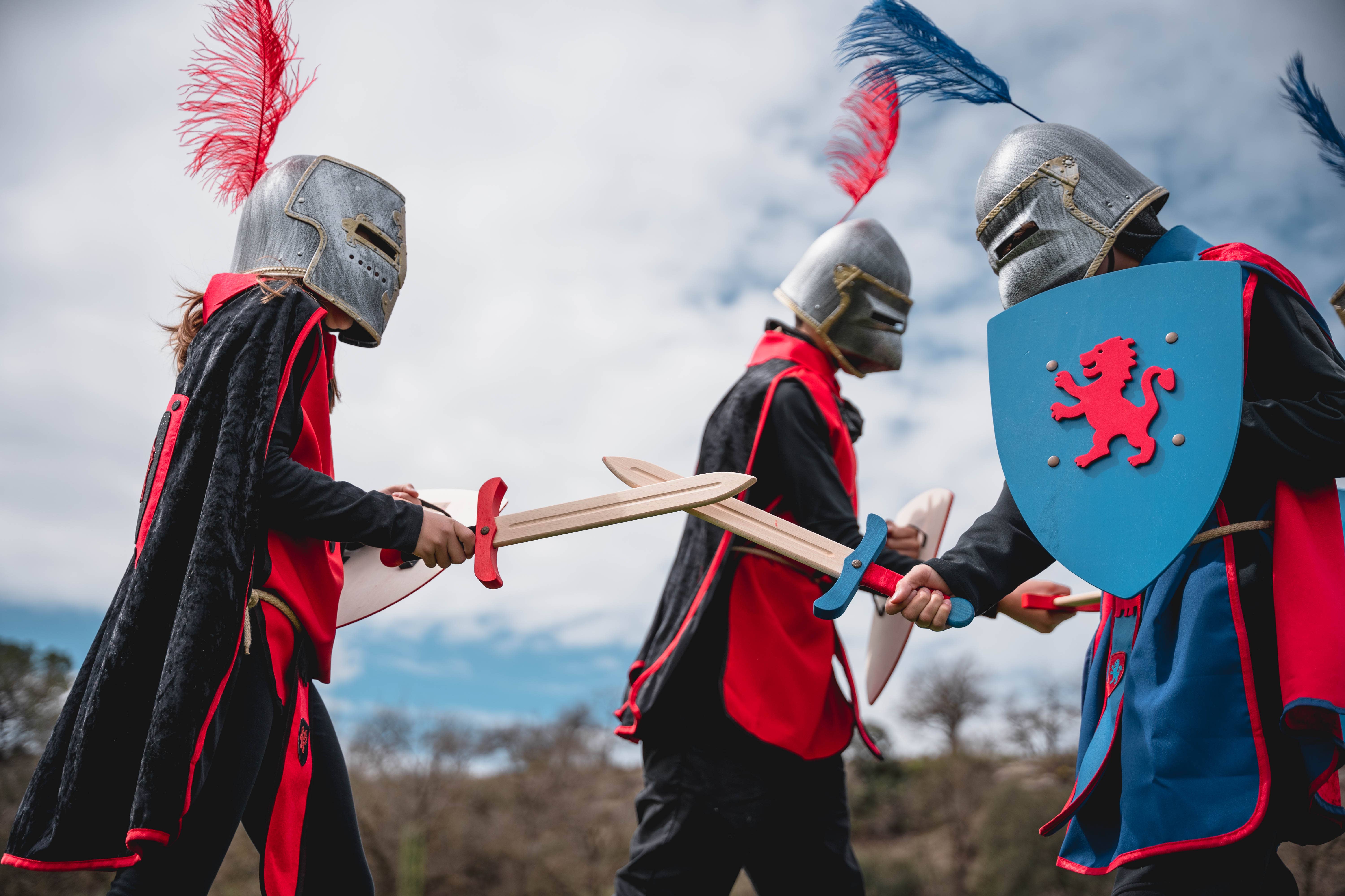 KALID MEDIEVAL – wholesale Costume – Child – DOG FACE HELMET + FEATHER - ST937F7