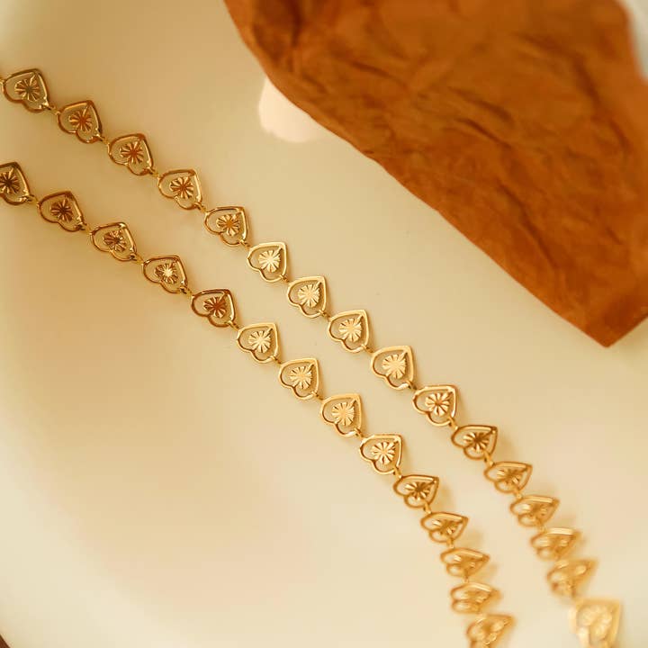 Agathe 18K Gold Non-Tarnish Dainty Heart Choker for wholesale on Faire