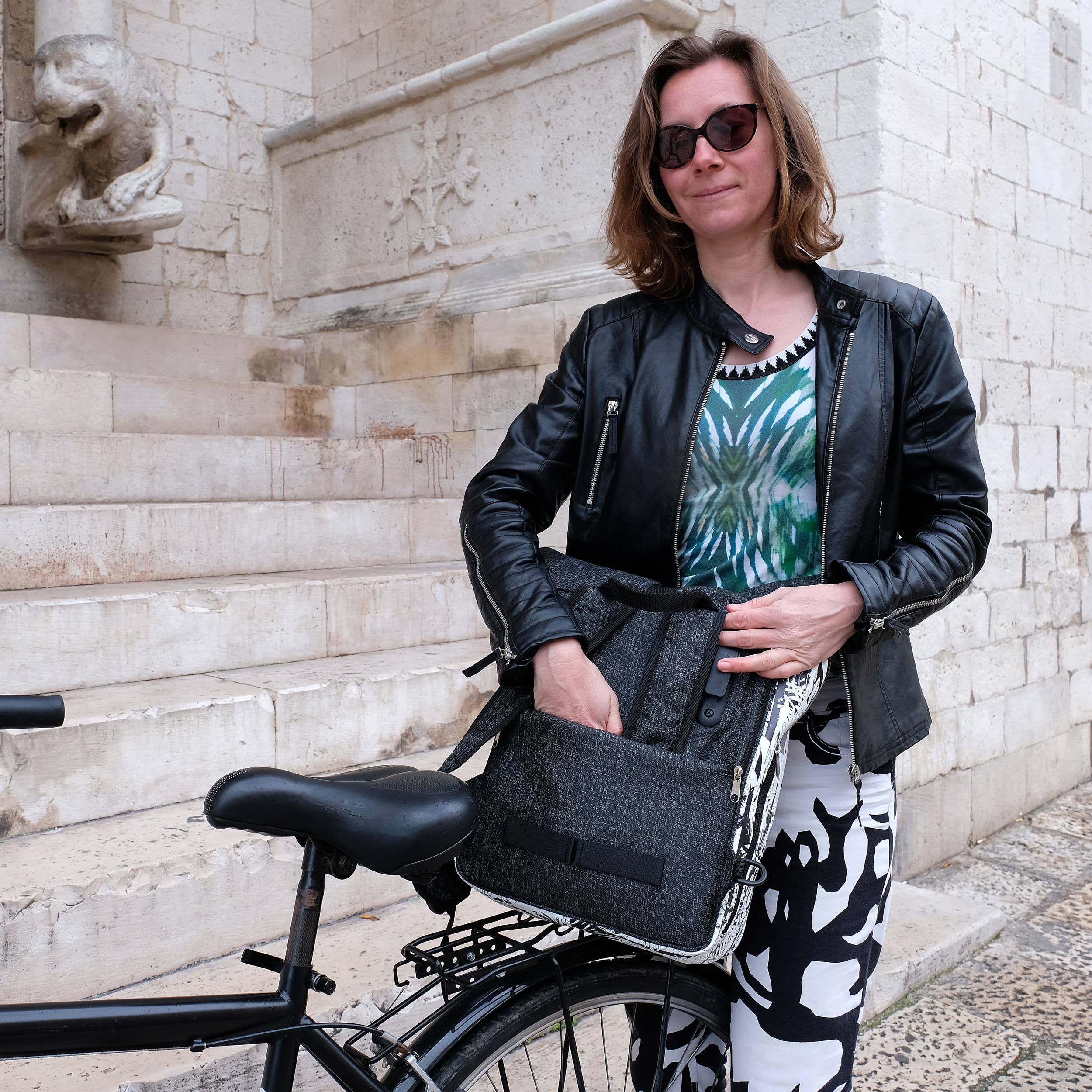 Ikuri - Wholesale Biking Accessories - 2 in 1 Bicycle Bag / Backpack Combo Carrier Palmeras8