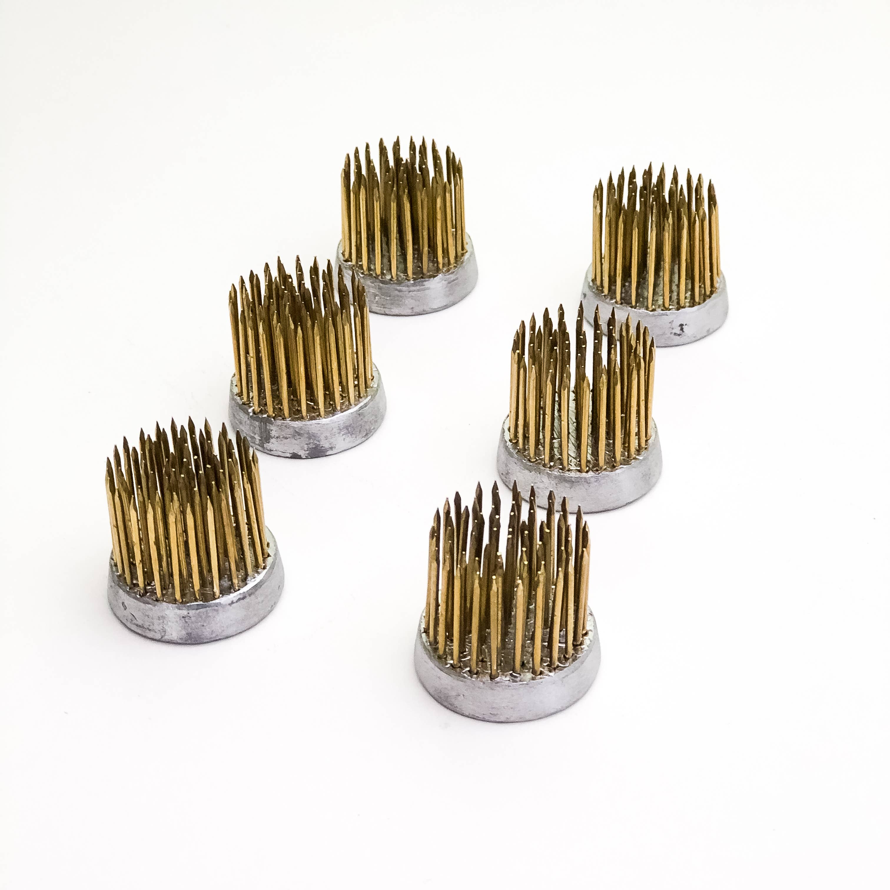 Floral Genius - Wholesale Garden Tool - Natural Round Pin Holder Flower Frogs2