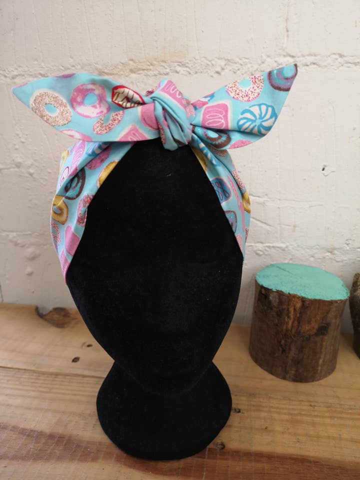 Pastel Donut Party Ring Cake Foulard à cheveux Pin Up pour la vente par Aye Aye