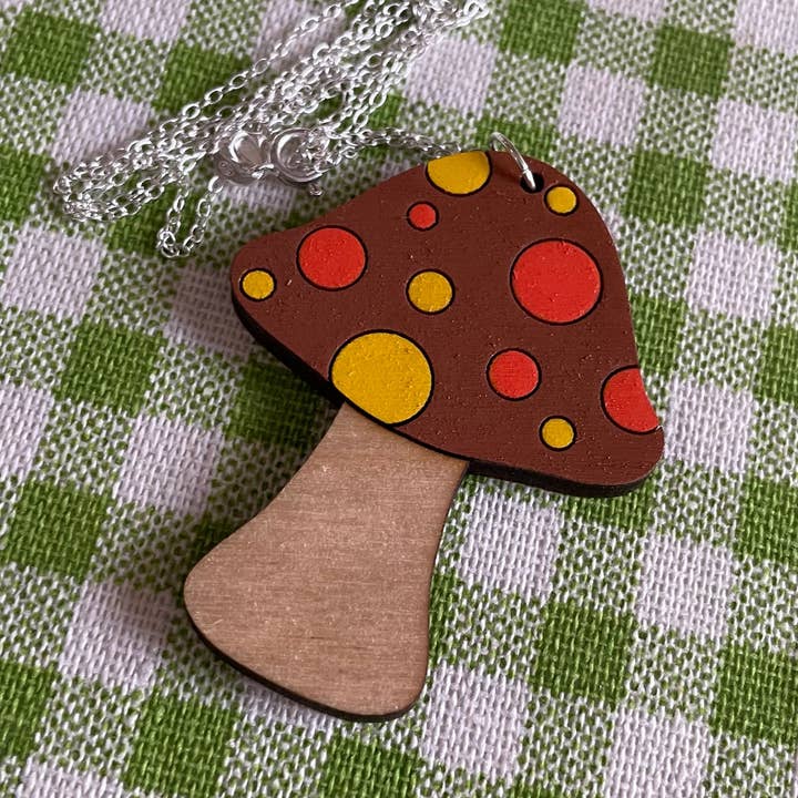 Collier Champignon : Fleurs pour la vente par Hung On You Boutique