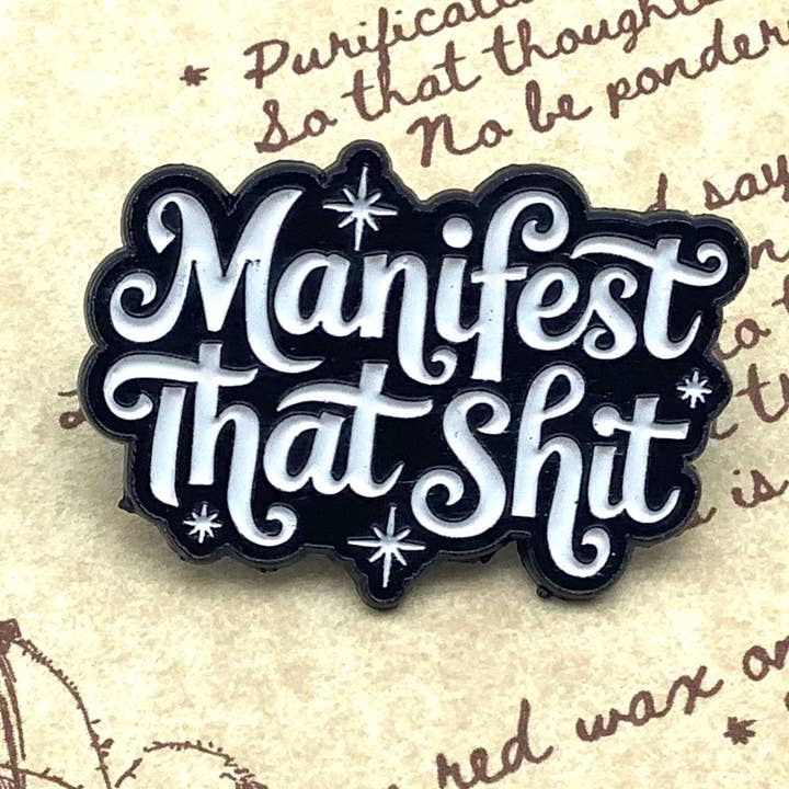 Manifestera häxans avsiktsbesvärjelse emaljpin brosch för wholesale av All Little Cute Things