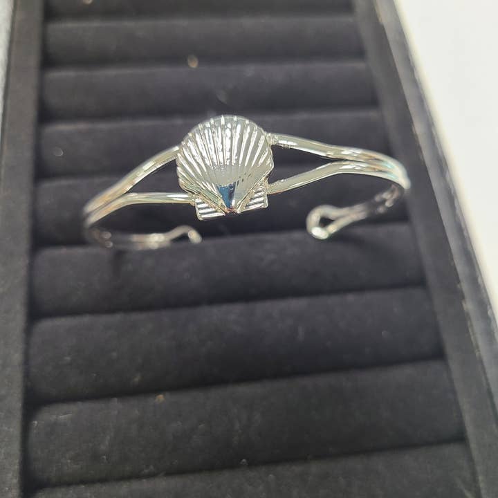 CUFF SCALLOP BRACELET for wholesale by Darlene's Shells