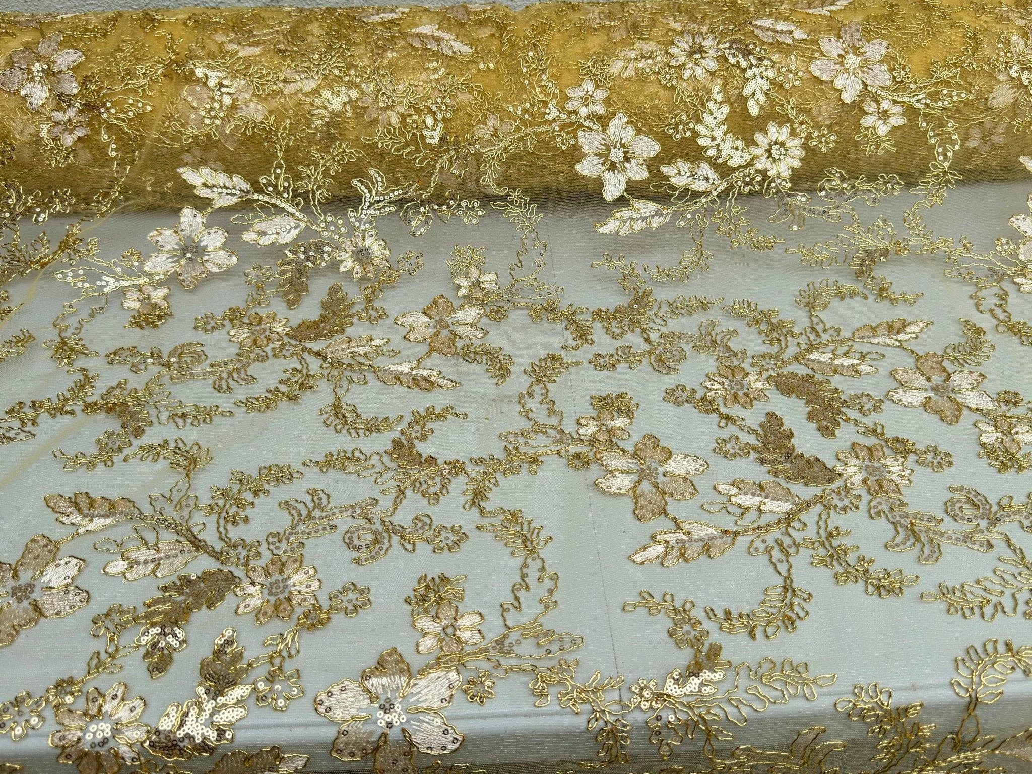 GalaTextile - Venta al por mayor Material para manualidades - Tela de encaje de malla dorada bordada con lentejuelas de encaje con cordones por yarda, no elástica, encaje floral amarillo para vestidos de niña, lazos, vestido de novia,8