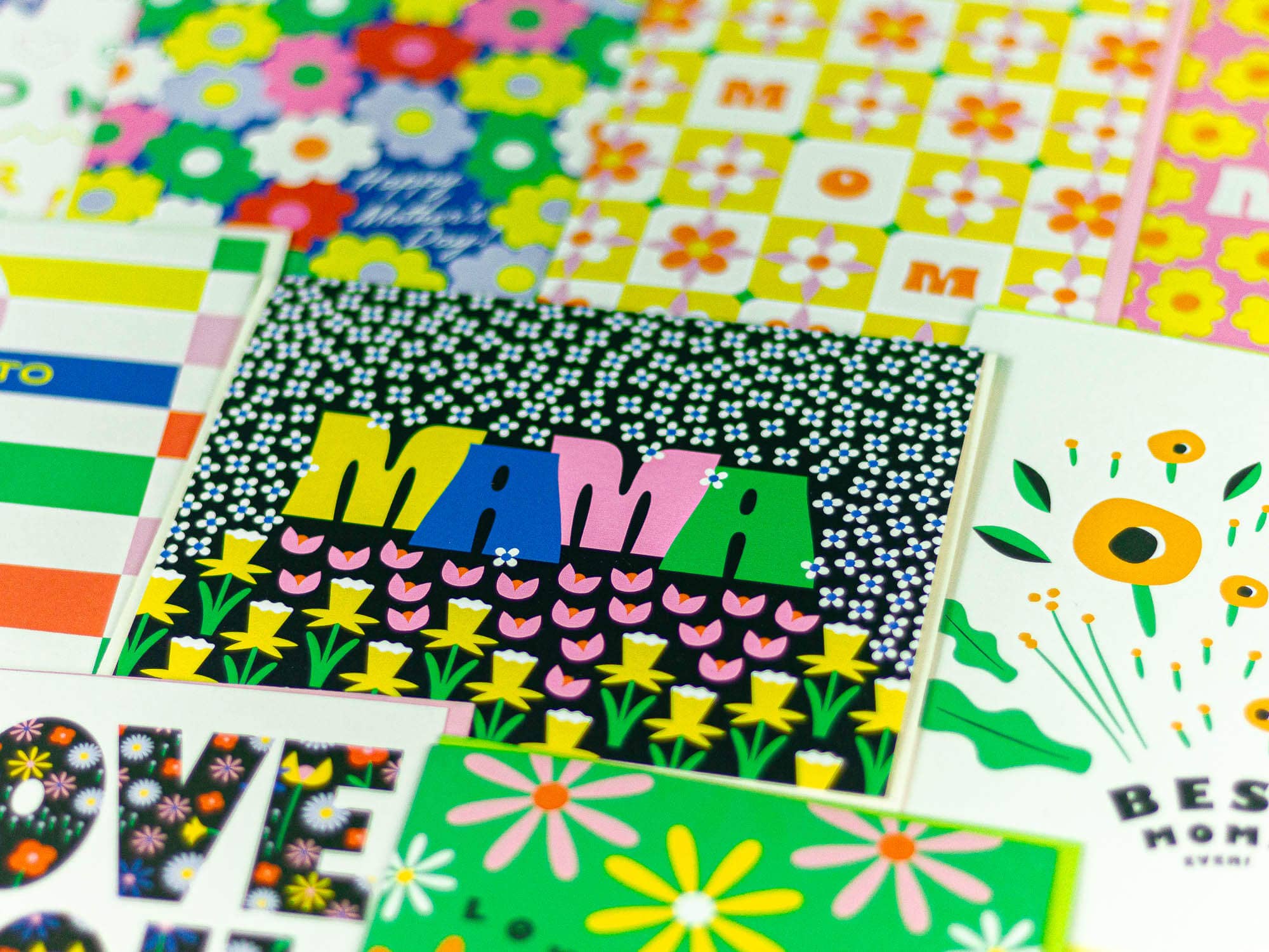 My Darlin' - Venta al por mayor Tarjetas del Día de la Madre - Garden of Mama • Tarjeta tipográfica retro floral para el Día de la Madre1