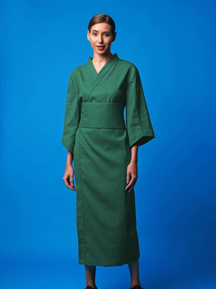 Grünes Leinen-Wickelkleid für den Großhandel von MERCES