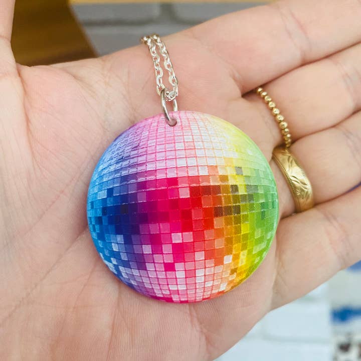 Jewells – wholesale Pendant/charm necklace – Disco Ball resin silver plated necklace3