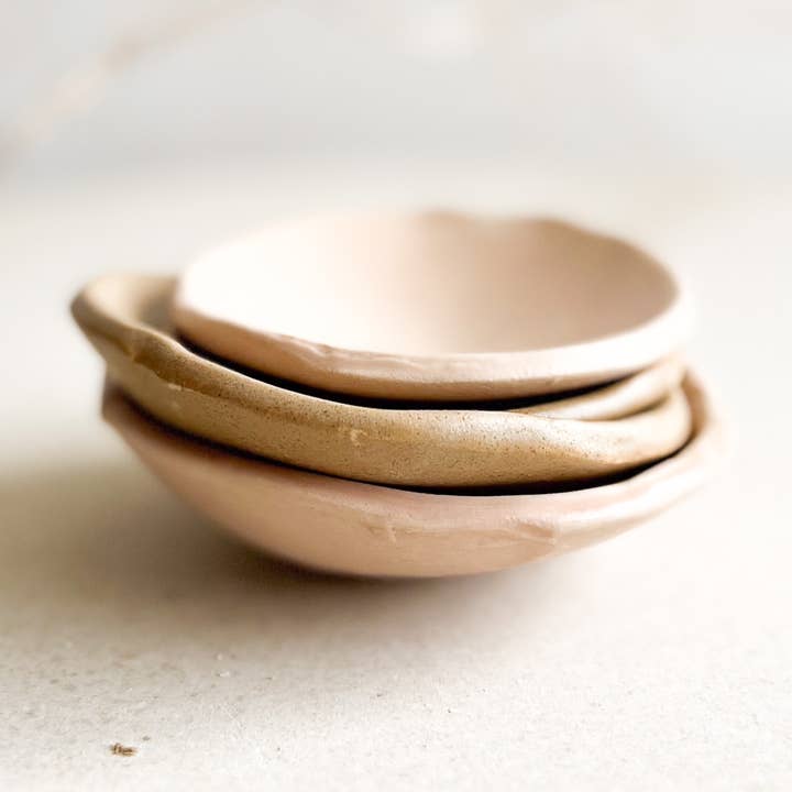 Platillo de cerámica para venta al por mayor de Good Hearted Woman