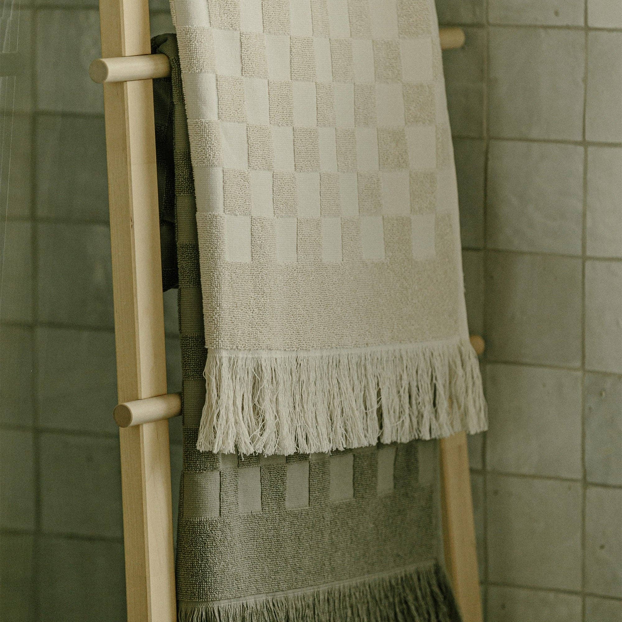 Happy Place Brand - Wholesale Bath Towel - Organic Checkered Bath Towel9