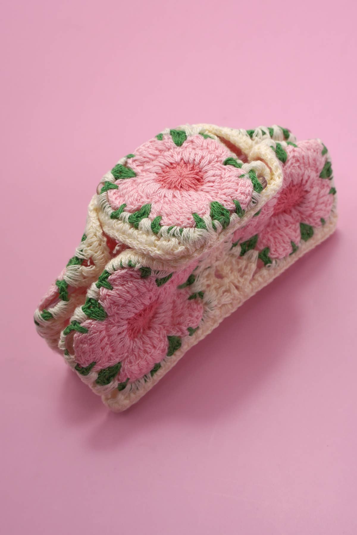 JOSSLYN by wall to wall - Wholesale Hair Clip - Women's - JUMBO HANDMADE CROCHET FLORAL HAIR CLAW CLIPS | 40H9388