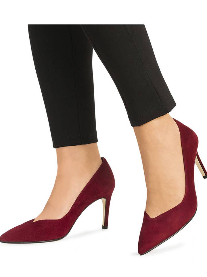 Escarpins pour femmes en cuir suédé bordeaux pour la vente par Paco Gil