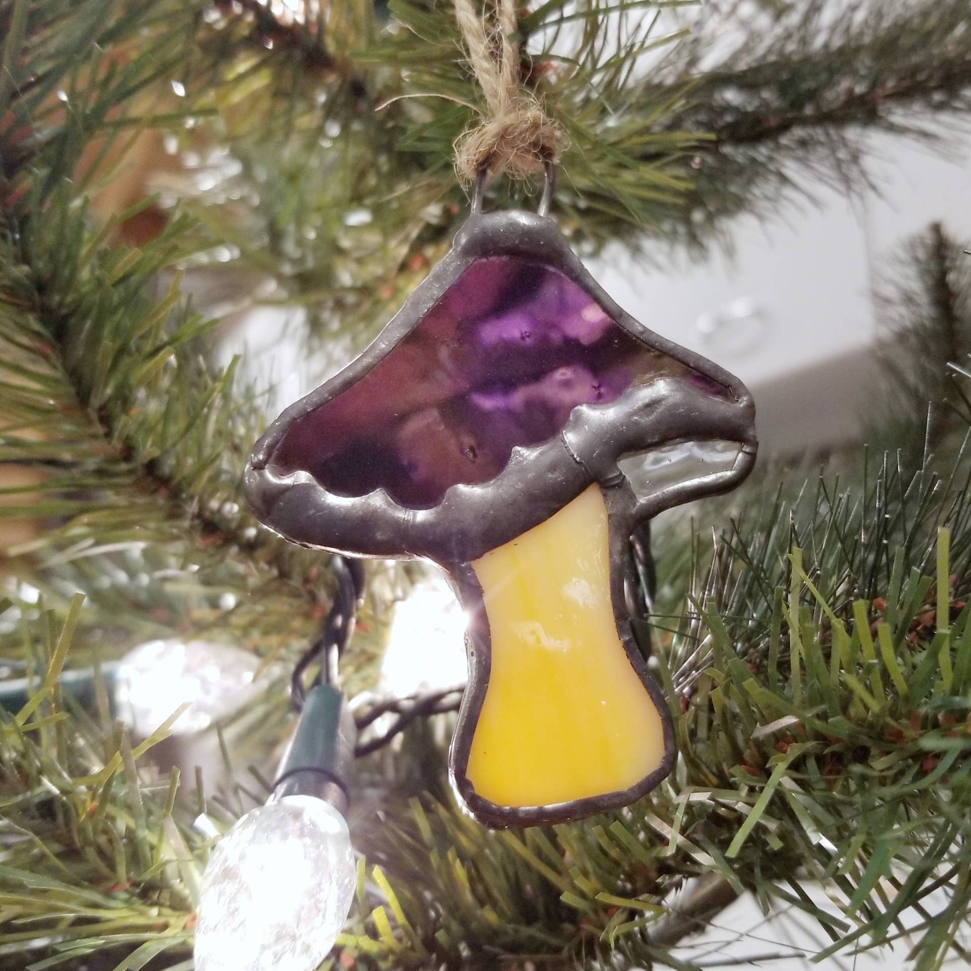 Lost & Found Design - Vente Objets de décoration - Ornement en forme de champignon en vitrail8