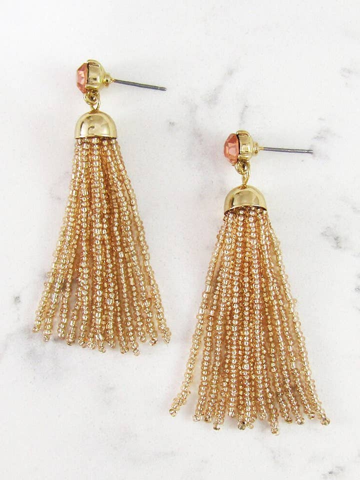 Ohrhänger in Tropfenform mit Steinperlen und Quasten für den Großhandel von TheTizana