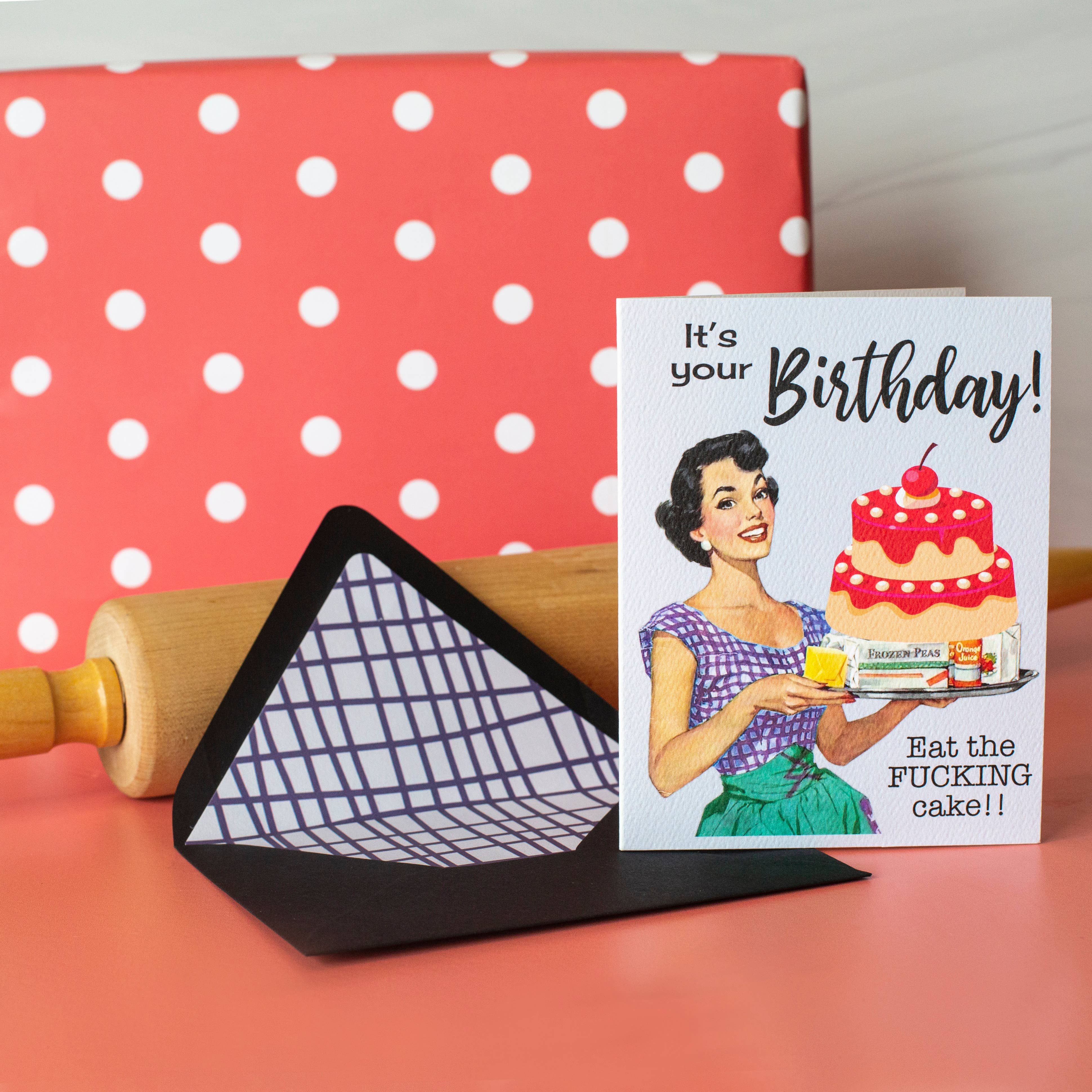 Mod Lounge Paper Company - Venta al por mayor Tarjetas de cumpleaños - Tarjeta de cumpleaños divertida para ama de casa de Eat the Fucking Cake1