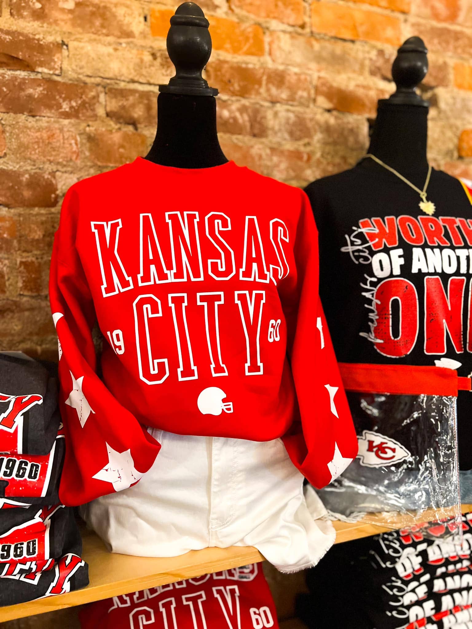 Country Charm Wholesale - Wholesale Graphic Sweatshirt - Unisex - Kansas City Football |  Star Sleeve1