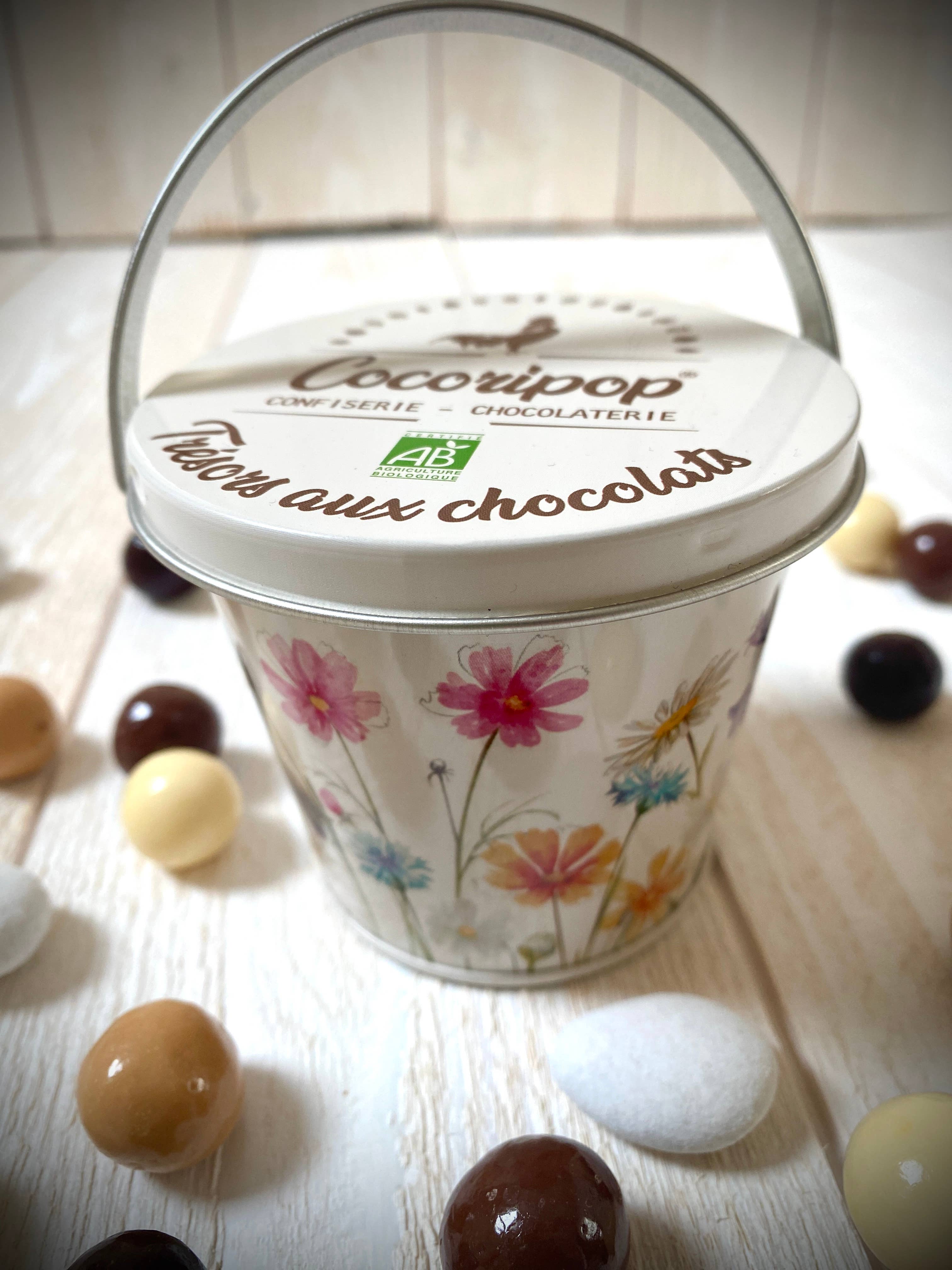 Cocoripop - Wholesale Chocolate Covered Sweets - Small Metal Bucket "Chocolate Treasures" (Easter)1