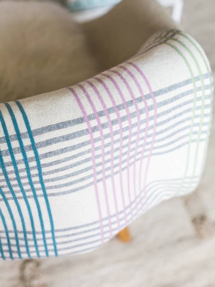 Coperta Ruth Viola, morbido cotone lavorato a maglia jacquard per la vendita all'ingrosso da parte di Funky Doris