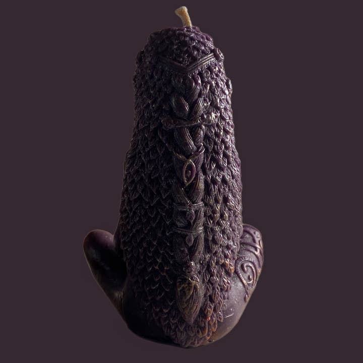 whatever workshop - Wholesale Novelty Candle - Beeswax candle Goddess of the earth Gaia7